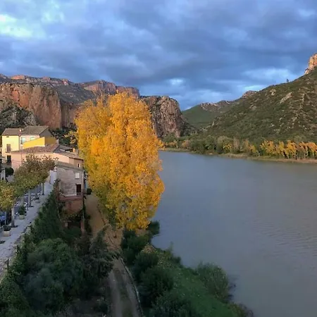 A 1a Linea Sant Llorenç De Montgai_ Whitehouse